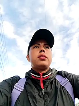 Snapshot of _andrea30 chatting on 10-22-25, 11:43 andrea30 online show from 10-22-25, 11:43