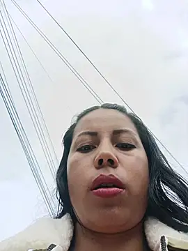 Snapshot of _andrea30 chatting on 10-25-25, 12:13 andrea30 online show from 10-25-25, 12:13