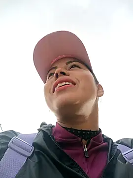 Snapshot of _andrea30 chatting on 10-27-25, 11:36 andrea30 online show from 10-27-25, 11:36