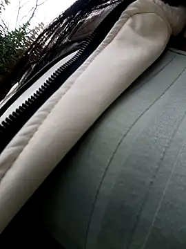 Snapshot of _andrea30 chatting on 10-28-25, 12:09 andrea30 online show from 10-28-25, 12:09