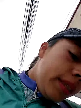 Snapshot of _andrea30 chatting on 10-29-25, 12:07 andrea30 online show from 10-29-25, 12:07