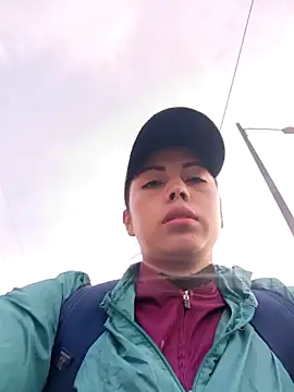 Snapshot of _andrea30 chatting on 11-10-25, 11:42 andrea30 online show from 11-10-25, 11:42