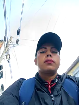 Snapshot of _andrea30 chatting on 11-12-25, 11:43 andrea30 online show from 11-12-25, 11:43