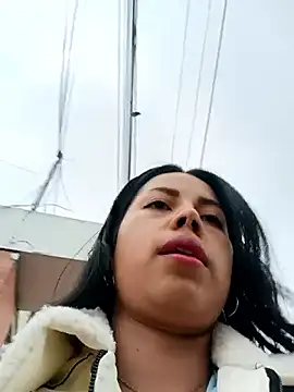 Snapshot of _andrea30 chatting on 11-24-25, 12:05 andrea30 online show from 11-24-25, 12:05