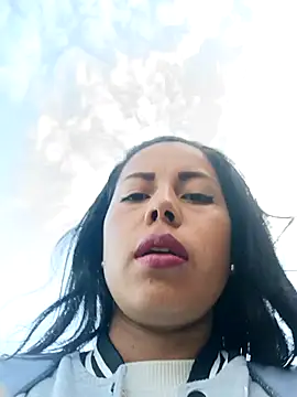 Snapshot of _andrea30 chatting on 12-05-25, 12:14 andrea30 online show from 12-05-25, 12:14