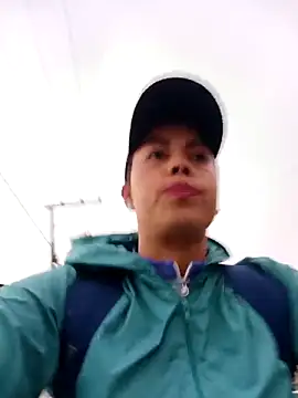 Snapshot of _andrea30 chatting on 12-17-25, 11:16 andrea30 online show from 12-17-25, 11:16