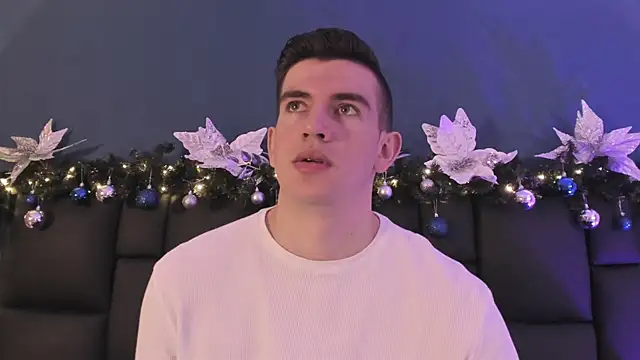 MikaelSlow online show from 12-19-25, 03:57