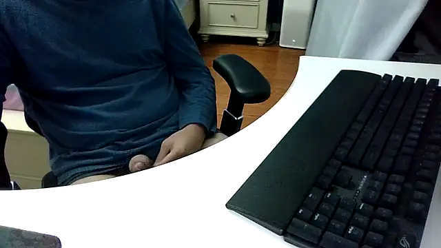 big-pig online show from 11-29-25, 01:47