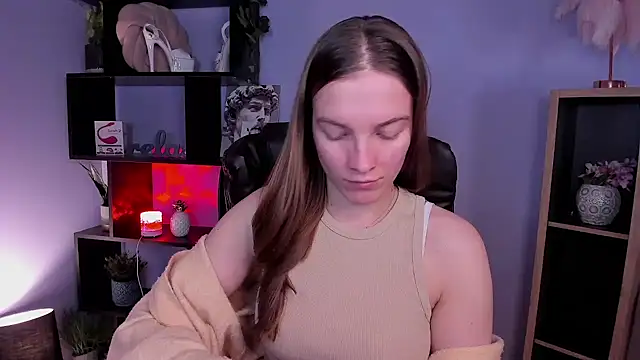 Snapshot of kenzie_x chatting on 12-13-24, 10:51 kenzie x online show from 12-13-24, 10:51