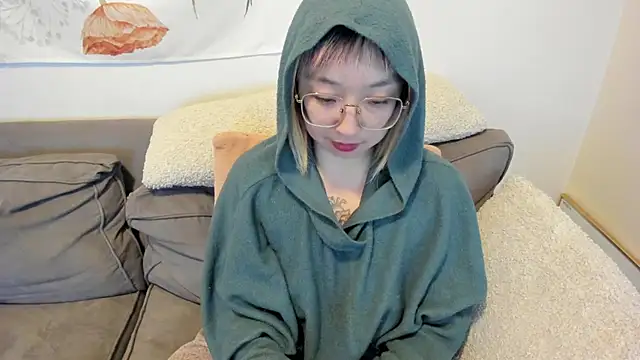 Snapshot of luxgray chatting on 03-03-25, 12:59 luxgray online show from 03-03-25, 12:59