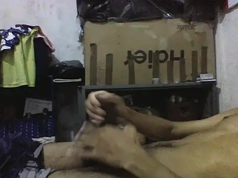 Snapshot of Leopardogonza chatting on 07-07-26, 10:14 Leopardogonza online show from 07-07-26, 10:14