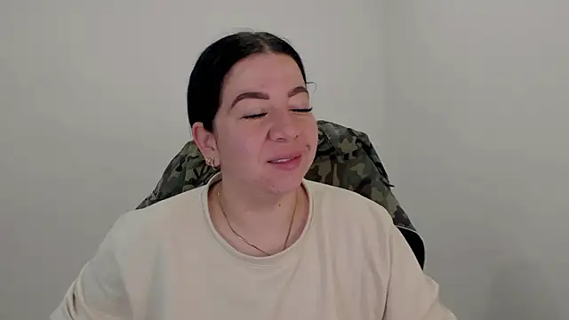 Snapshot of Im_coco chatting on 11-08-25, 11:43 Im coco online show from 11-08-25, 11:43