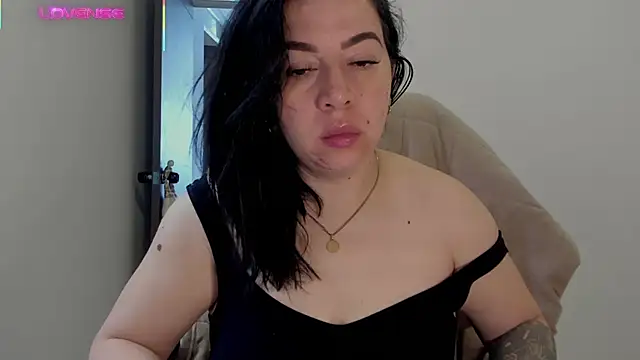 Snapshot of Im_coco chatting on 11-11-25, 12:38 Im coco online show from 11-11-25, 12:38