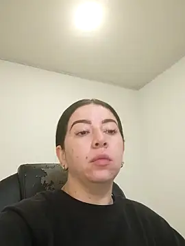 Snapshot of Im_coco chatting on 11-12-25, 12:49 Im coco online show from 11-12-25, 12:49