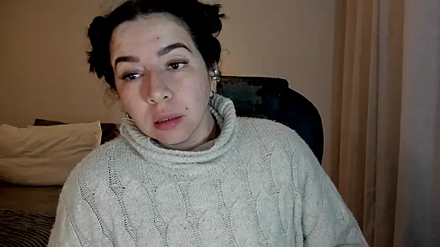 Snapshot of Im_coco chatting on 11-17-25, 03:23 Im coco online show from 11-17-25, 03:23