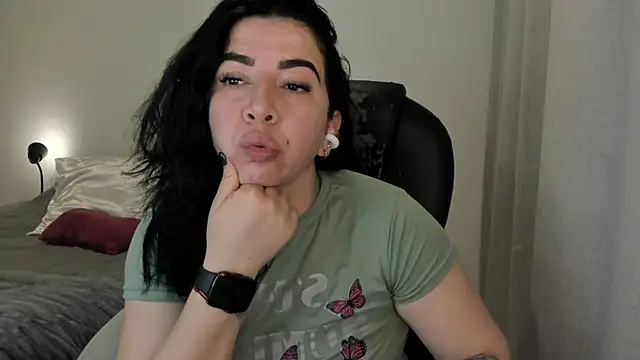 Snapshot of Im_coco chatting on 12-04-25, 01:15 Im coco online show from 12-04-25, 01:15