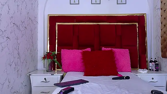 CoralHarrinson online show from 04-16-26, 08:20