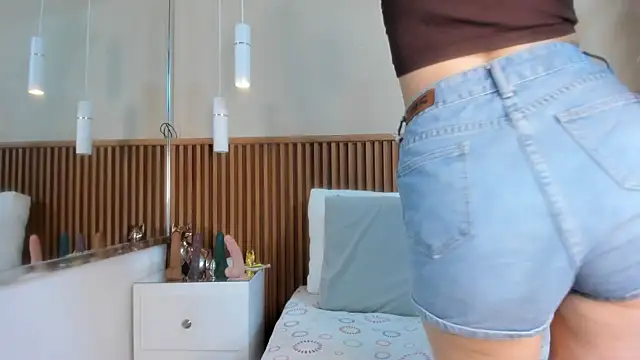 emmy lander online show from 11-09-25, 02:04