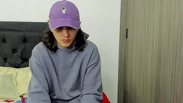 Snapshot of alex_connorr chatting on 01-06-25, 05:16 alex connorr online show from 01-06-25, 05:16