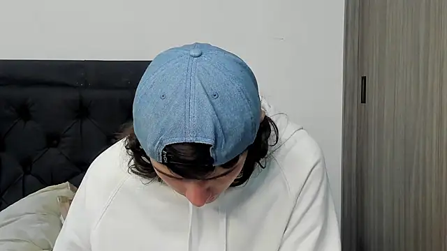 Snapshot of alex_connorr chatting on 01-07-25, 05:42 alex connorr online show from 01-07-25, 05:42