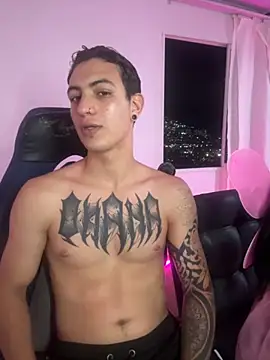 Snapshot of aliensexy chatting on 11-02-25, 12:24 aliensexy online show from 11-02-25, 12:24