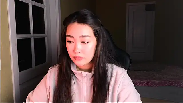 Snapshot of Erica_Wayne chatting on 01-21-25, 10:19 Erica Wayne online show from 01-21-25, 10:19