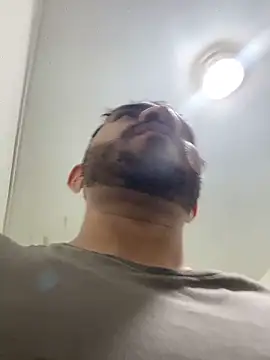 Snapshot of luisfer_98 chatting on 04-15-26, 05:58 luisfer 98 online show from 04-15-26, 05:58