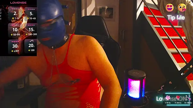 Snapshot of punky233 chatting on 01-13-26, 04:56 punky233 online show from 01-13-26, 04:56