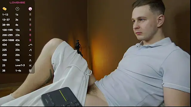 Snapshot of charlie_smiley chatting on 12-06-24, 01:18 charlie smiley online show from 12-06-24, 01:18