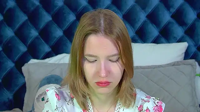 LiliLinn online show from 02-21-26, 04:57