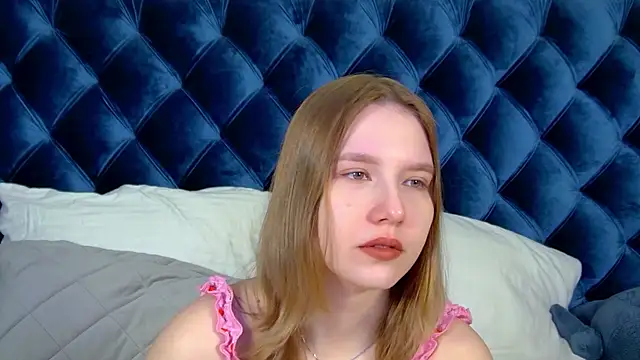 LiliLinn online show from 07-13-26, 04:26