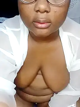 Snapshot of juicy_candy1999 chatting on 01-05-25, 08:43 juicy candy1999 online show from 01-05-25, 08:43