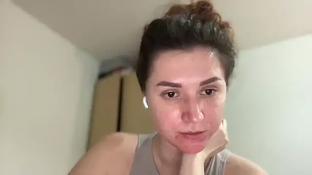 Snapshot of Foxy_and_classy chatting on 01-19-25, 03:53 Foxy and classy online show from 01-19-25, 03:53