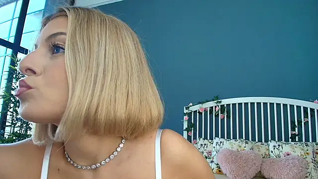 AlicePirs online show from 06-22-26, 04:20