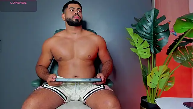 noah crux online show from 04-30-26, 01:34