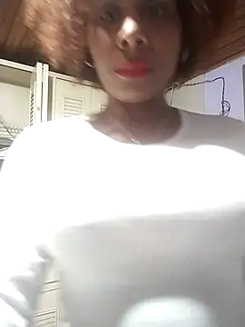 Snapshot of Camille_rose_ chatting on 10-09-25, 09:35 Camille rose online show from 10-09-25, 09:35