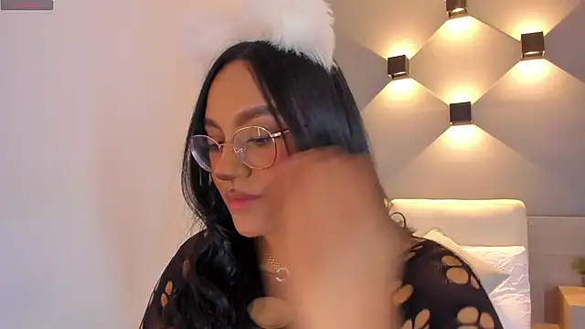 Snapshot of ellamontoya chatting on 10-30-25, 11:11 ellamontoya online show from 10-30-25, 11:11