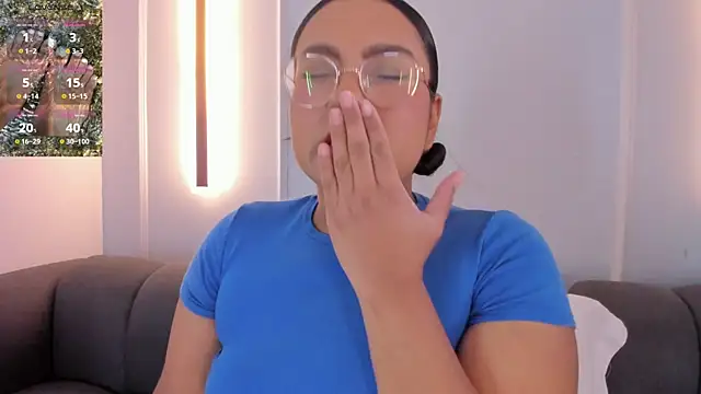 Snapshot of ellamontoya chatting on 11-04-25, 01:10 ellamontoya online show from 11-04-25, 01:10