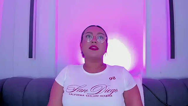 Snapshot of ellamontoya chatting on 11-22-25, 11:42 ellamontoya online show from 11-22-25, 11:42