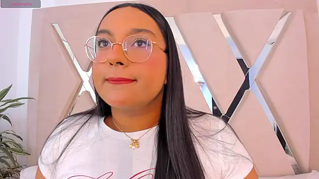 Snapshot of ellamontoya chatting on 02-06-26, 12:08 ellamontoya online show from 02-06-26, 12:08