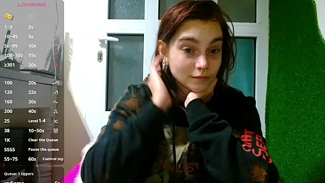 Sophie Bell online show from 03-05-25, 06:01