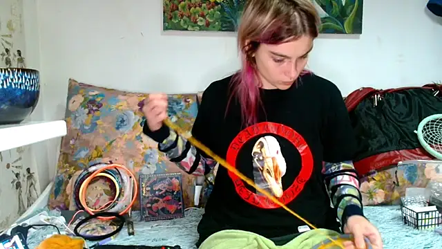 Sophie Bell online show from 10-14-25, 05:47