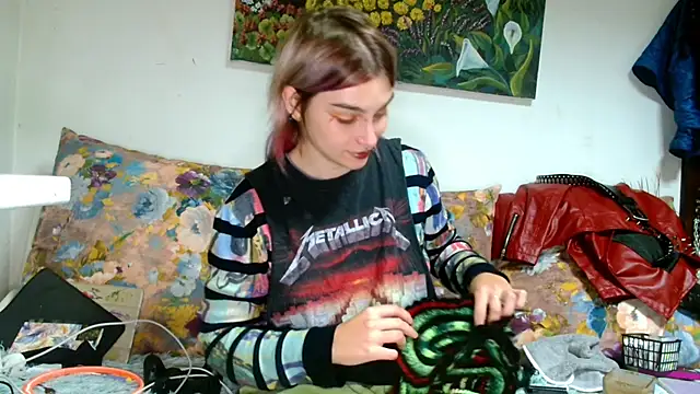 Sophie Bell online show from 10-16-25, 06:53