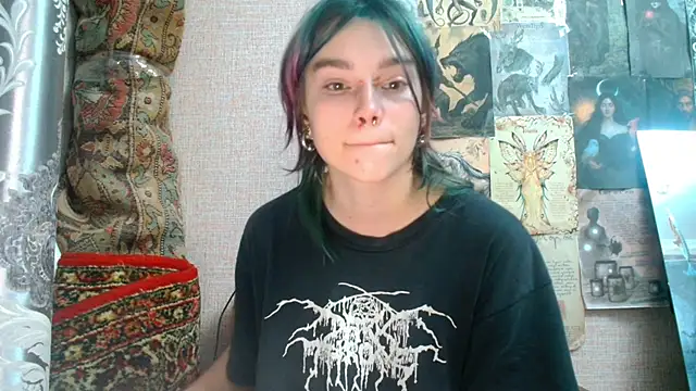 Sophie Bell online show from 10-24-25, 02:46