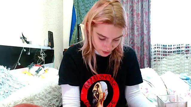 Sophie Bell online show from 05-10-26, 04:34