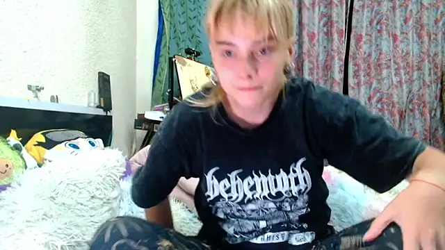 Sophie Bell online show from 05-25-26, 08:37