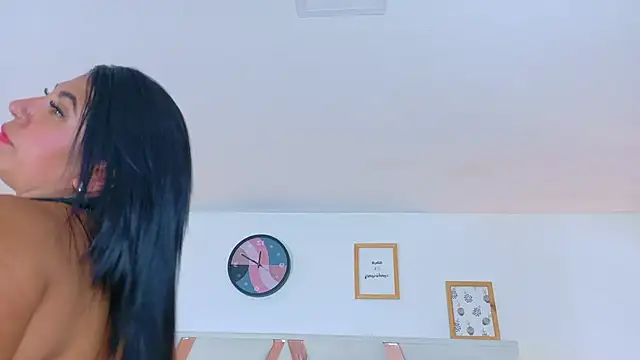 Snapshot of KendalMilleer chatting on 02-04-25, 10:00 KendalMilleer online show from 02-04-25, 10:00