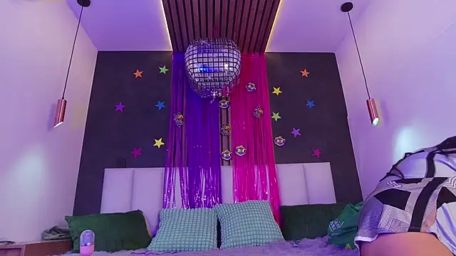 Snapshot of KendalMilleer chatting on 09-13-25, 02:44 KendalMilleer online show from 09-13-25, 02:44