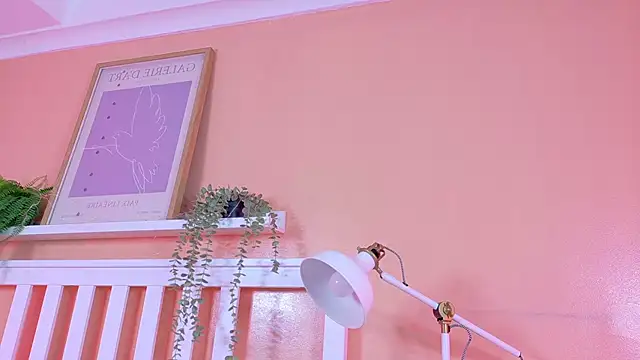 Snapshot of KendalMilleer chatting on 12-04-25, 10:24 KendalMilleer online show from 12-04-25, 10:24