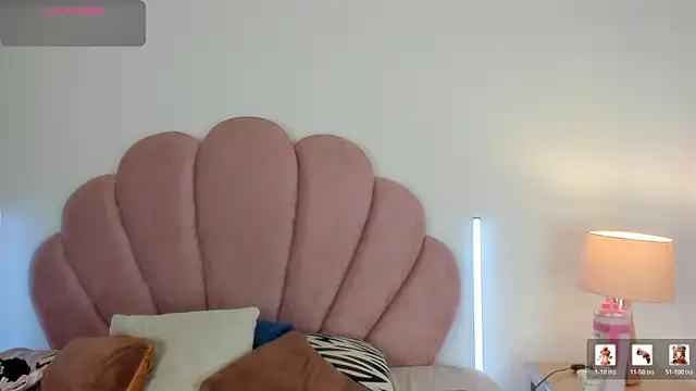 Nicole Paradise online show from 05-21-26, 01:07